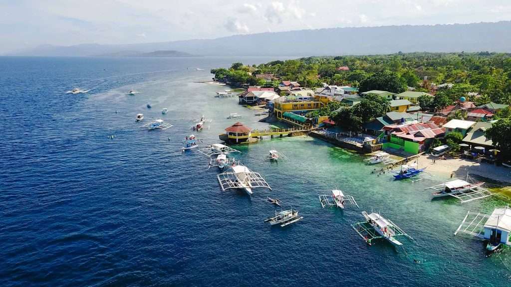 Decentralized energy sharing off grid communities