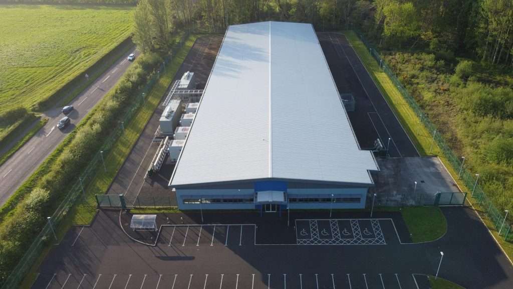 Batteries LFP pour centres de données : déploiement plus rapide, alimentation plus sûre et coûts réduits
